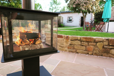 Outdoor cube fireplace